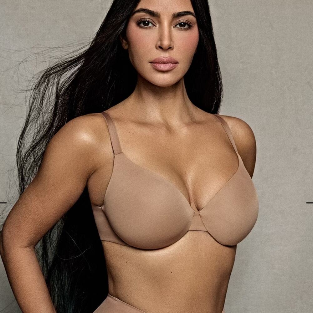 SKIMS Full Coverage Lightly Lined Bra - Picture 5 of 5